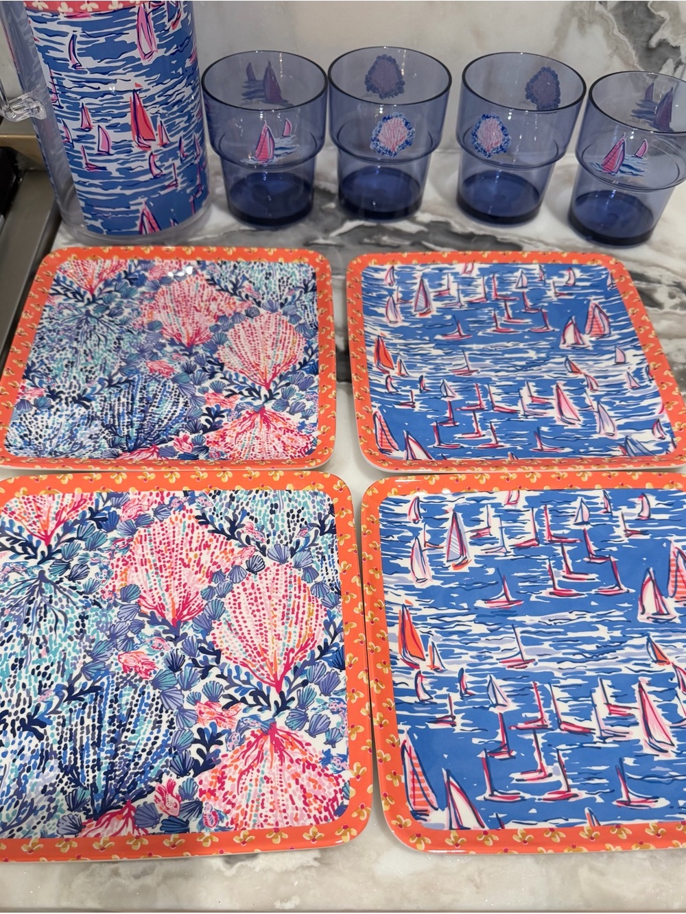 Lilly Pulitzer Outdoor Entertaining Set – Pitcher, 4 Cups + Melamine Trays